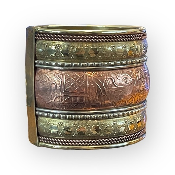 VTG | 68g Copper & Brass Ornate Cuff - Picture 3 of 5